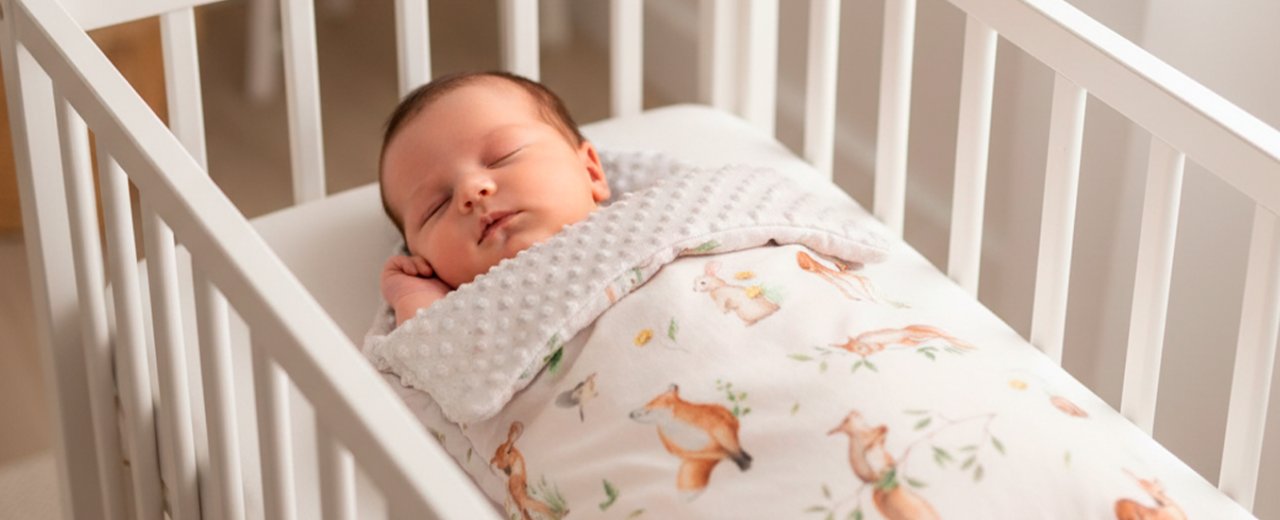 JE EIGEN GEPERSONALISEERDE BABYSTOFFEN MAKEN: BADSTOF, MINKY EN GEGARANDEERDE ZACHTHEID